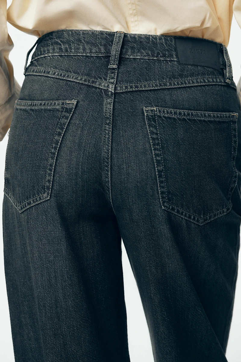 Z1975 HIGH-WAISTED STRAIGHT FIT JEANS
