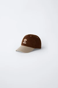 CASQUETTE EN VELOURS CÔTELÉ CHIEN BRODÉ