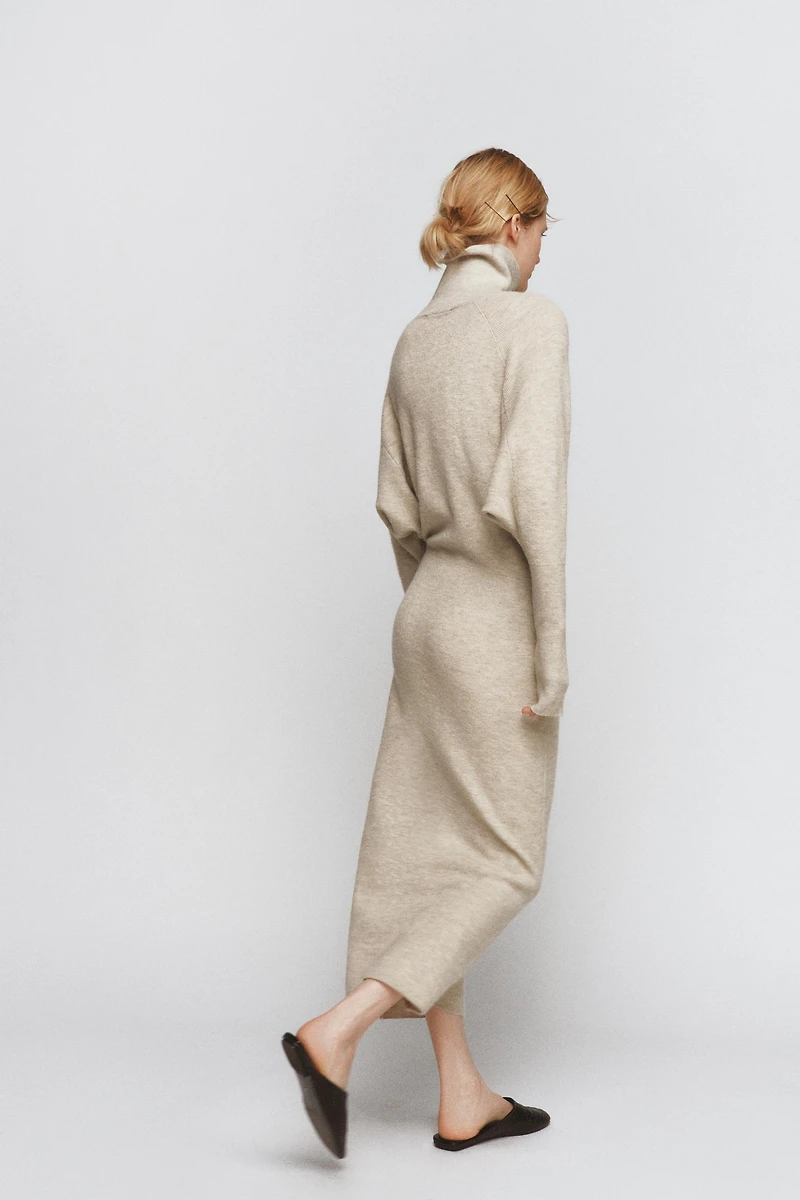 BATWING SLEEVE KNIT DRESS