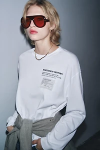 T-SHIRT SCULPTURES À MANCHES LONGUES