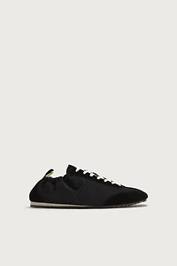 RETRO STYLE SNEAKERS