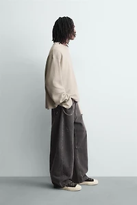 TEXTURED PRINT SWEATSHIRT