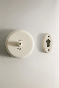 RETRACTABLE WALL CLOTHES LINE