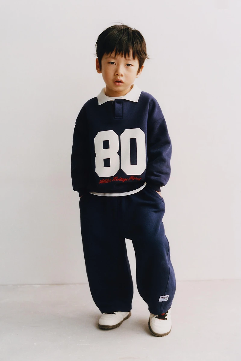 NUMBER PRINT POLO SWEATSHIRT