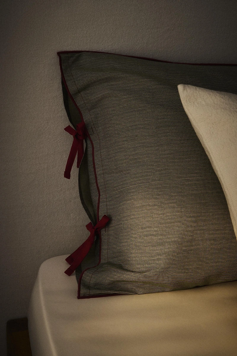 OVERLOCK STRIPED PILLOWCASE