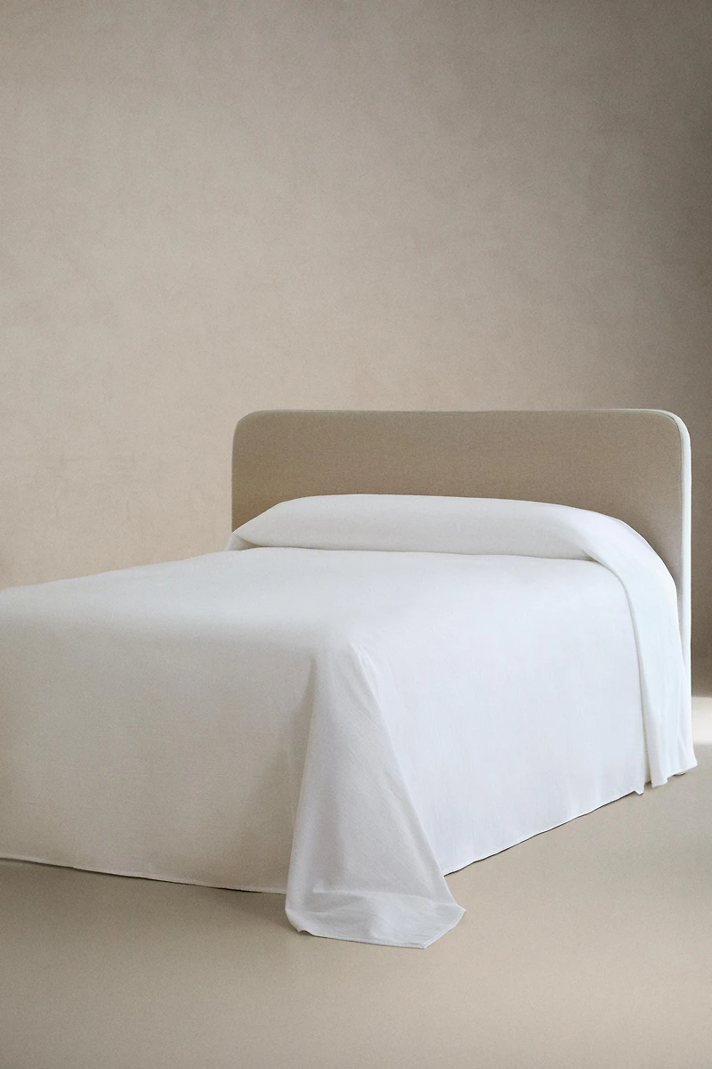 STRIPED TEXTURED BEDSPREAD
