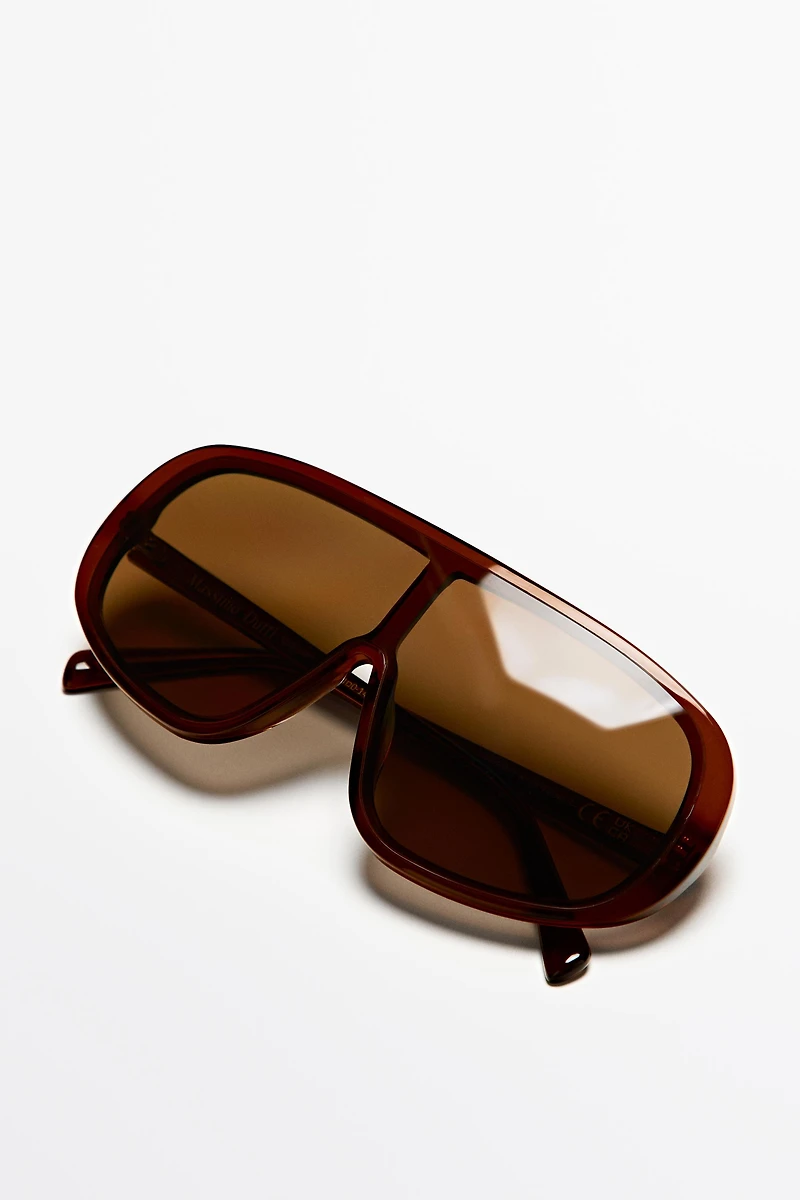 Oversized wrap sunglasses