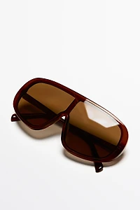 Oversized wrap sunglasses