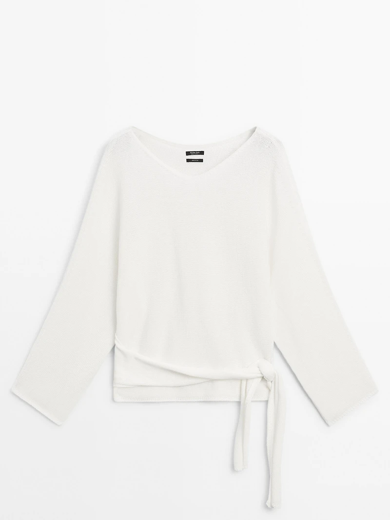 Knit sweater with bow detail