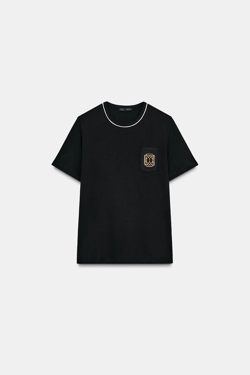 BROOCH DETAIL T-SHIRT