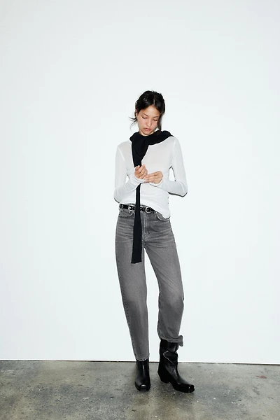 TRF MOM FIT HIGH WAIST JEANS
