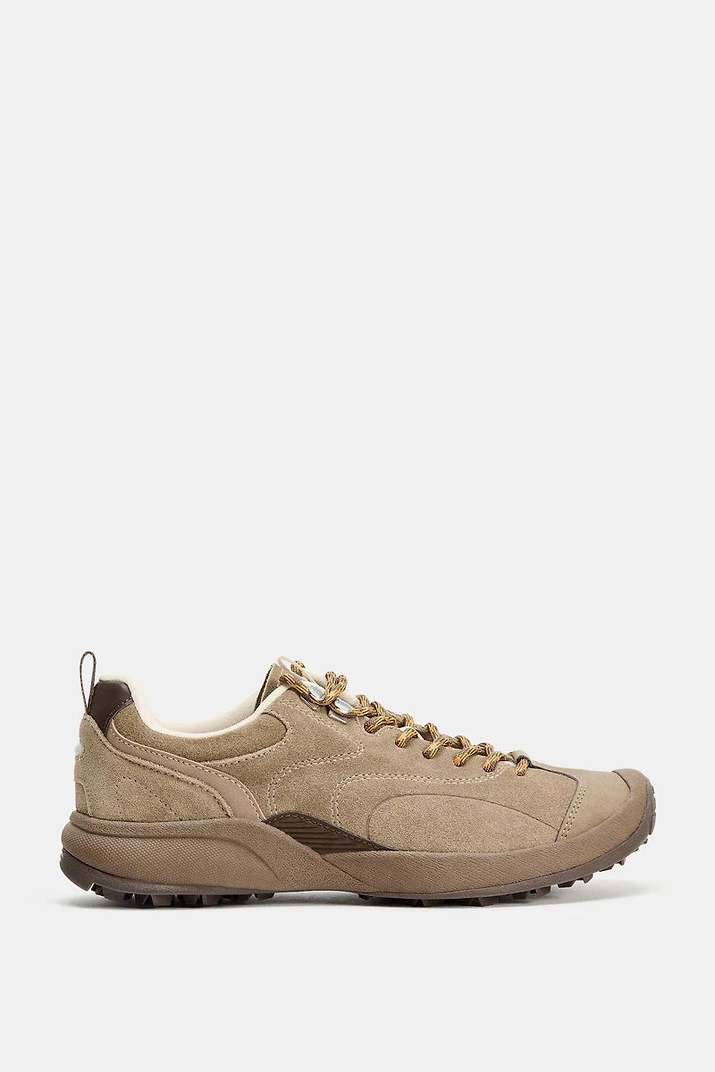 TREKKING-STYLE SNEAKERS