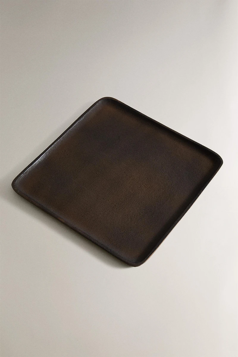 BLACK METAL TRAY