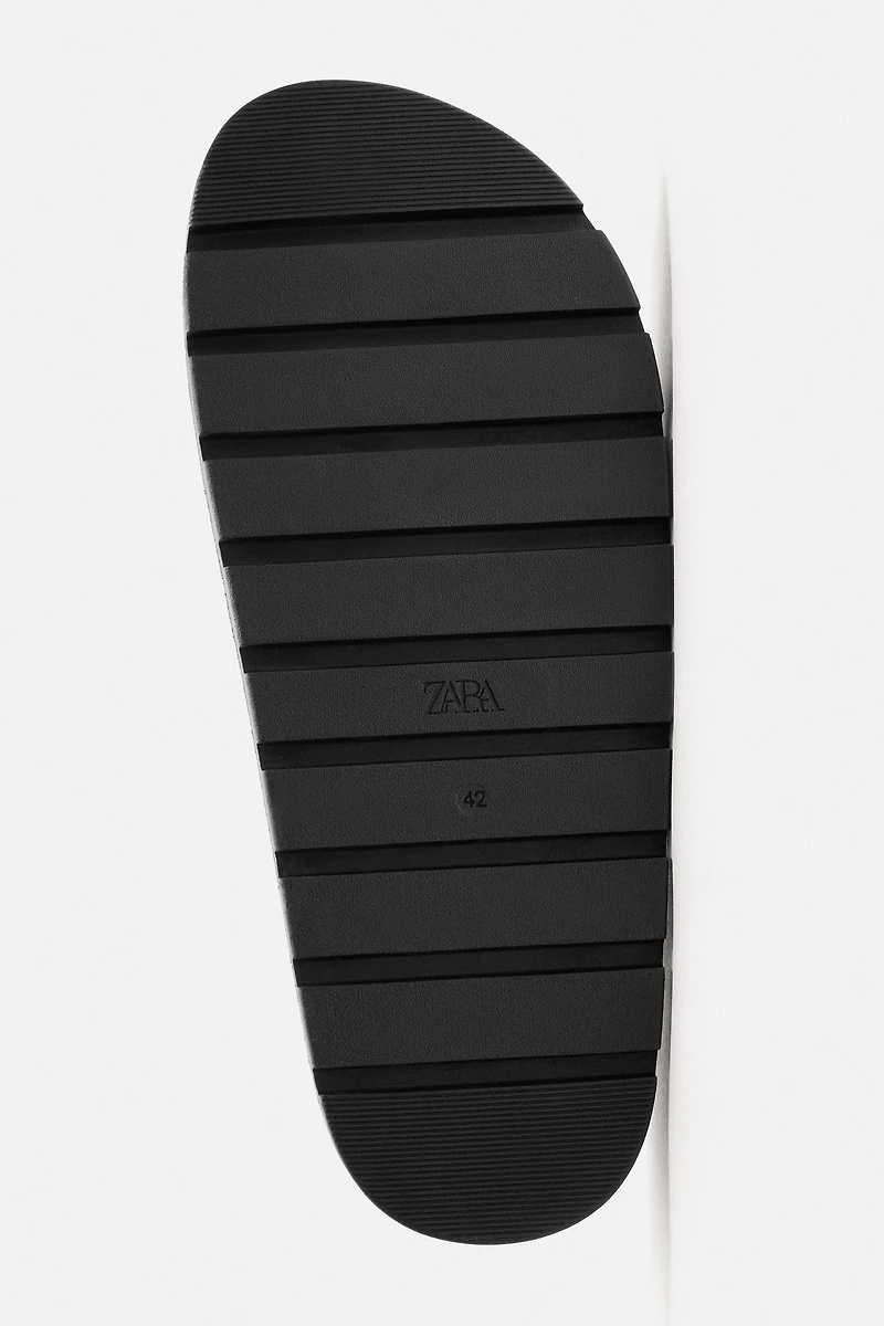 THICK CLOGS