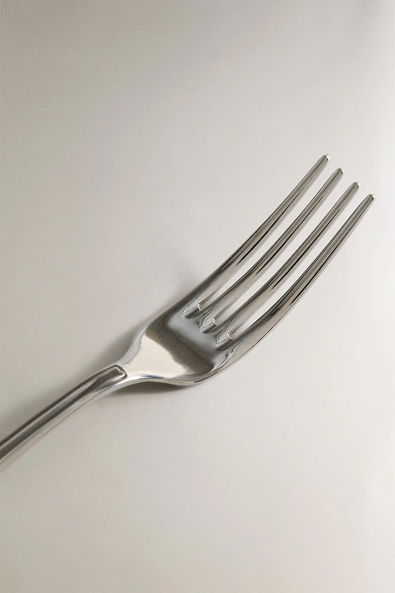 SHINY STEEL DESSERT FORK