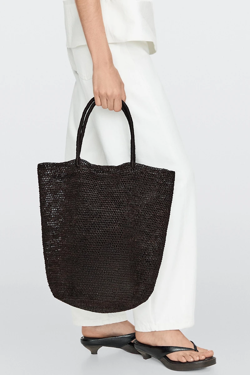 Raffia bucket tote bag