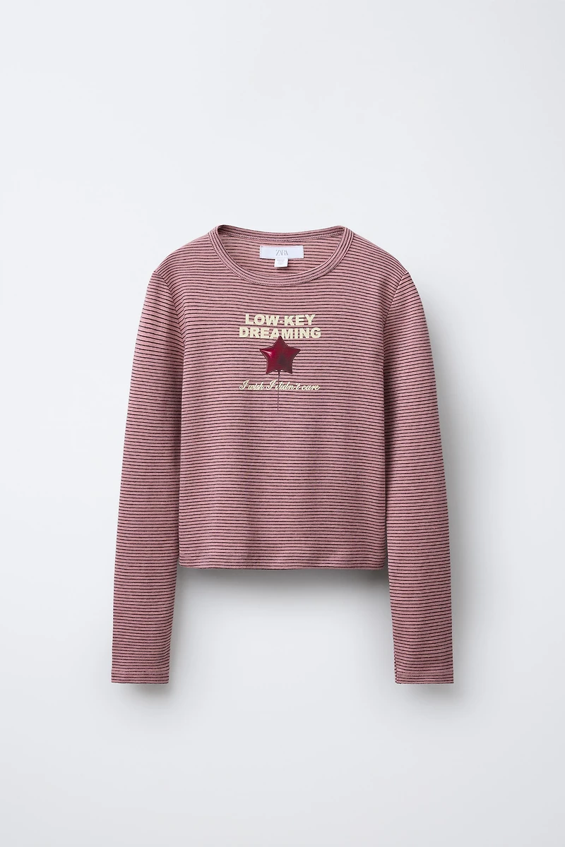 T-SHIRT À RAYURES IMPRIMÉES