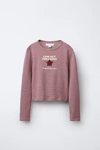 T-SHIRT À RAYURES IMPRIMÉES