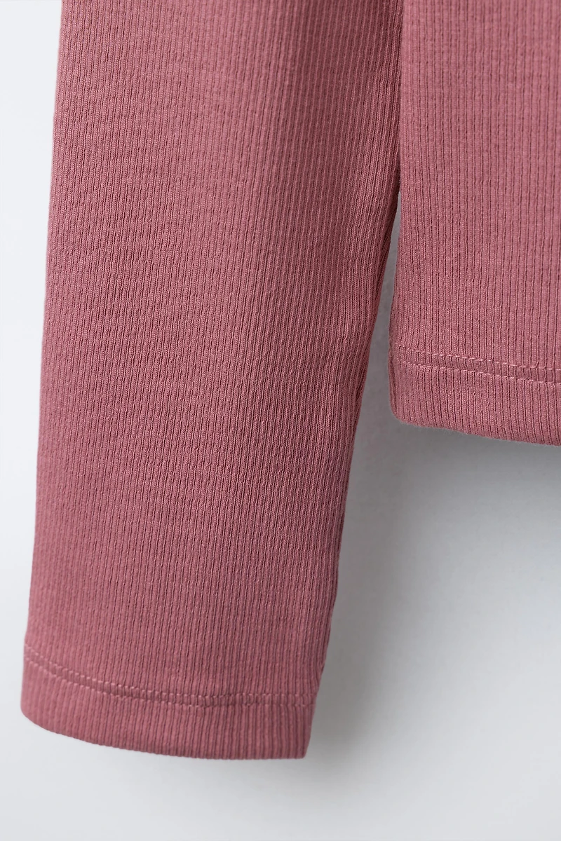 RUFFLED RIBBED T-SHIRT