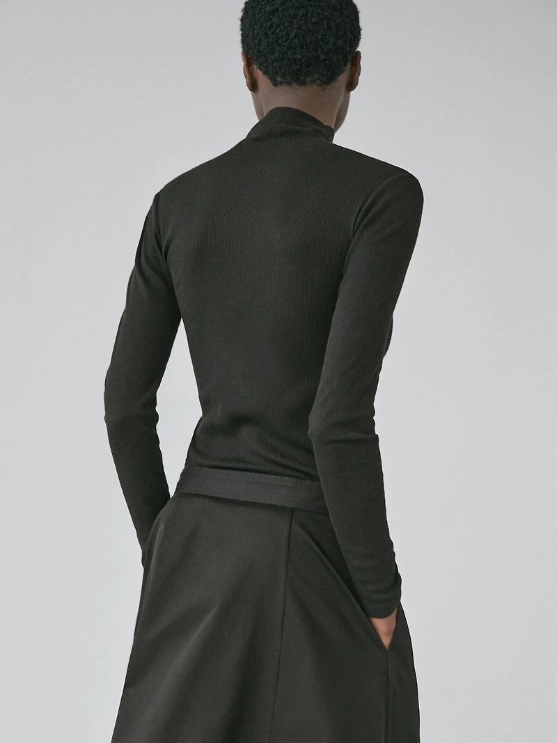 Ribbed long sleeve cotton T-shirt