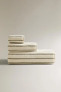 BATH TOWEL WITH CONTRAST STRIPES