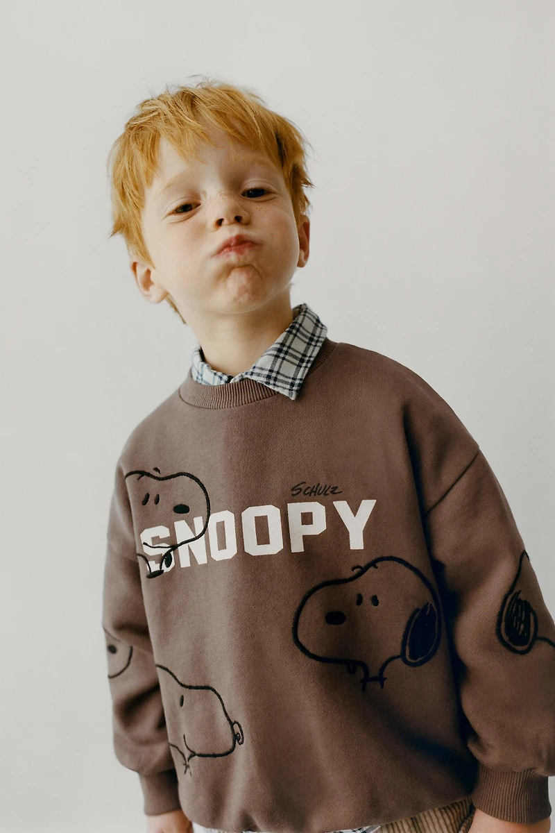 SWEAT BRODERIES SNOOPY PEANUTS™