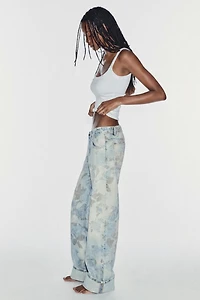 JEAN TRF LOOSE À REVERS TAILLE BASSE MOTIFS FLEURS