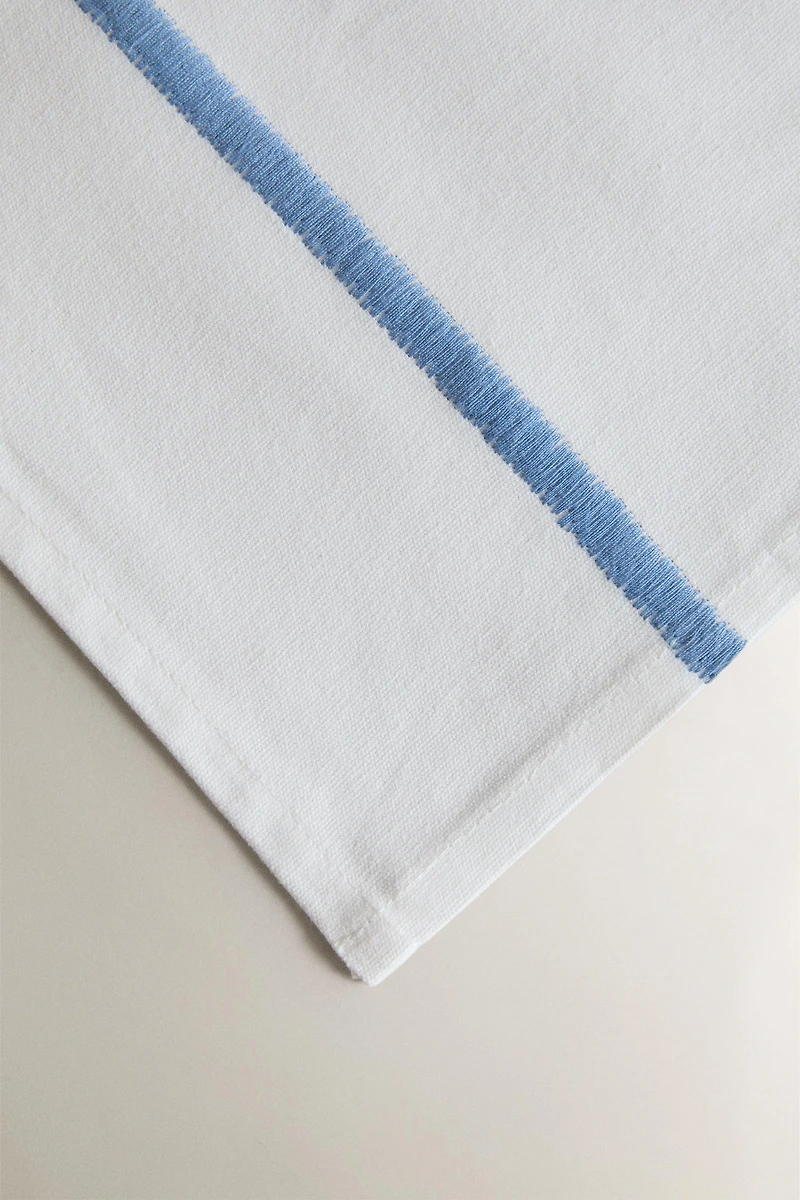 NAPPE RAYURES BRODÉES