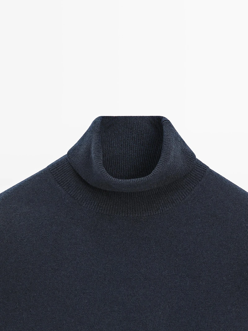 Pull à col montant en maille de laine mélangée