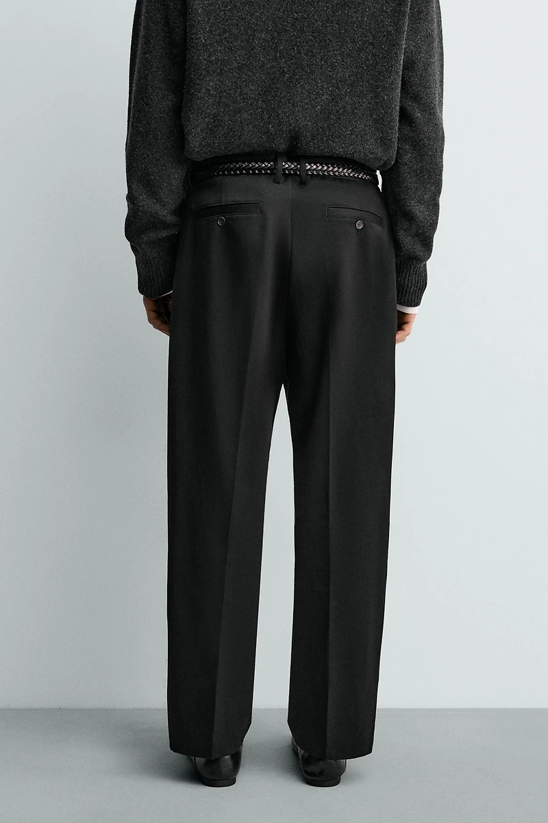 PANTALON COUPE DÉCONTRACTÉE À PLIS AARON LEVINE X ZARA