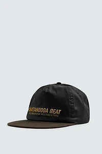 CASQUETTE À VISIÈRE PLATE BRODÉE