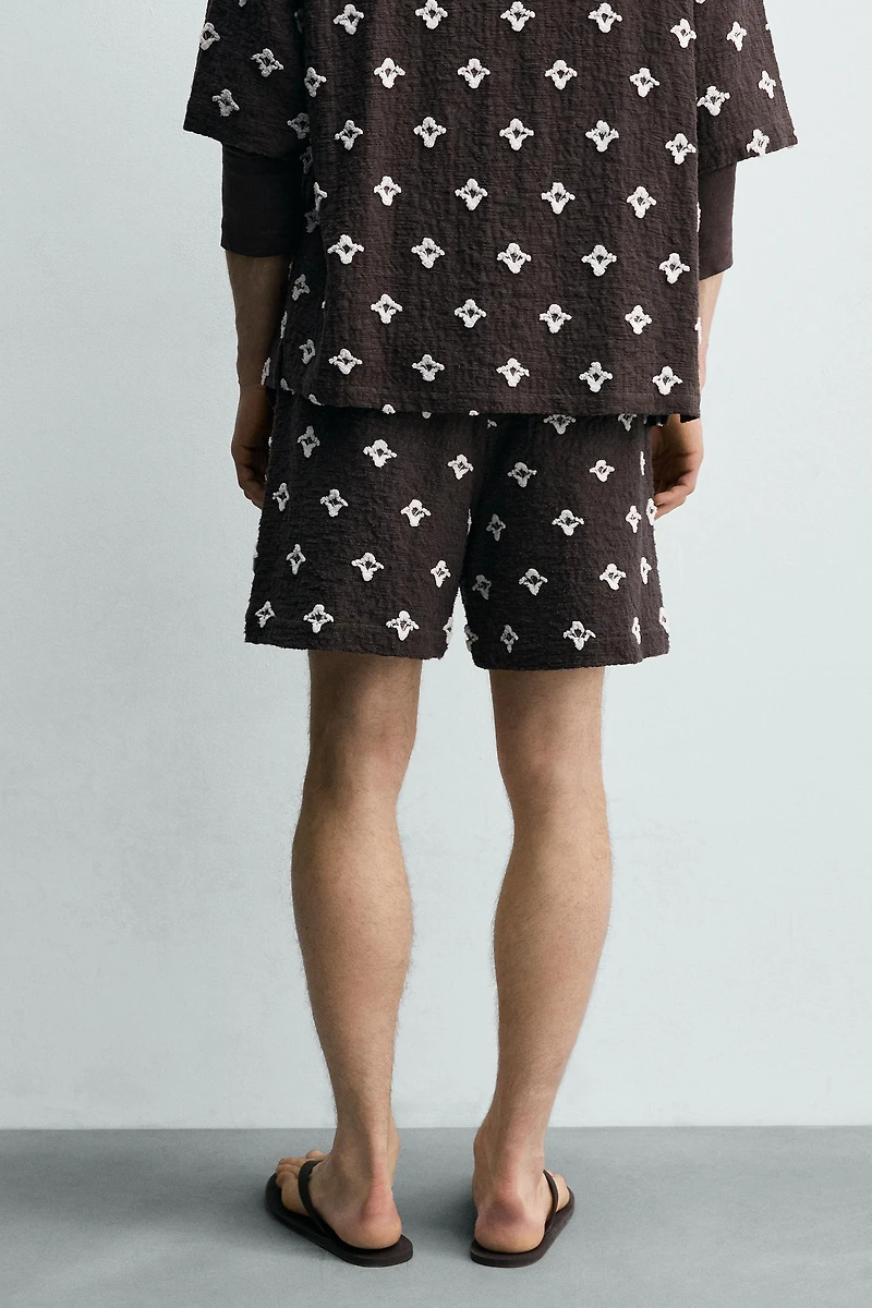 RELAXED FIT TEXTURED JACQUARD SHORTS