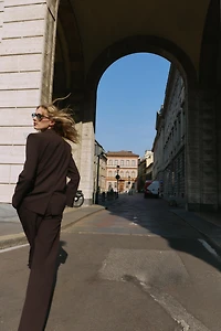 VESTE À BOUTONNAGE CROISÉ AVEC ÉPAULETTES