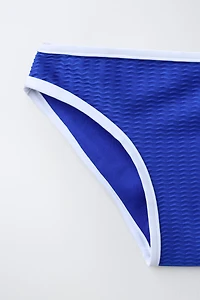 AGES 6–14 / STRUCTURED BIKINI WITH CONTRAST PIPING