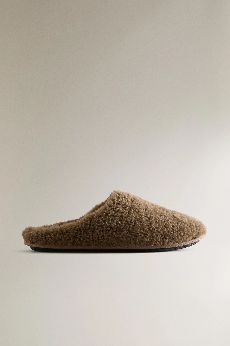 FAUX FUR SLIPPERS