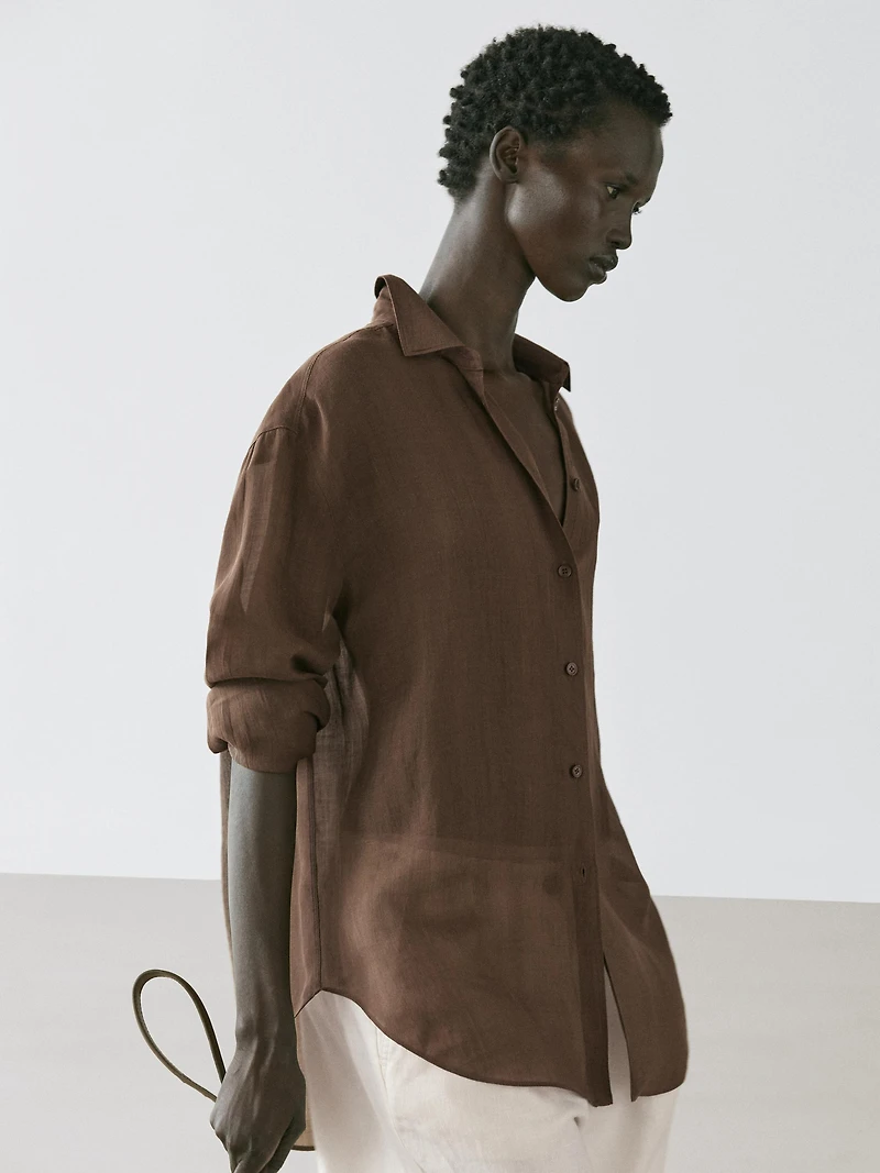 Flowing shirt with collar