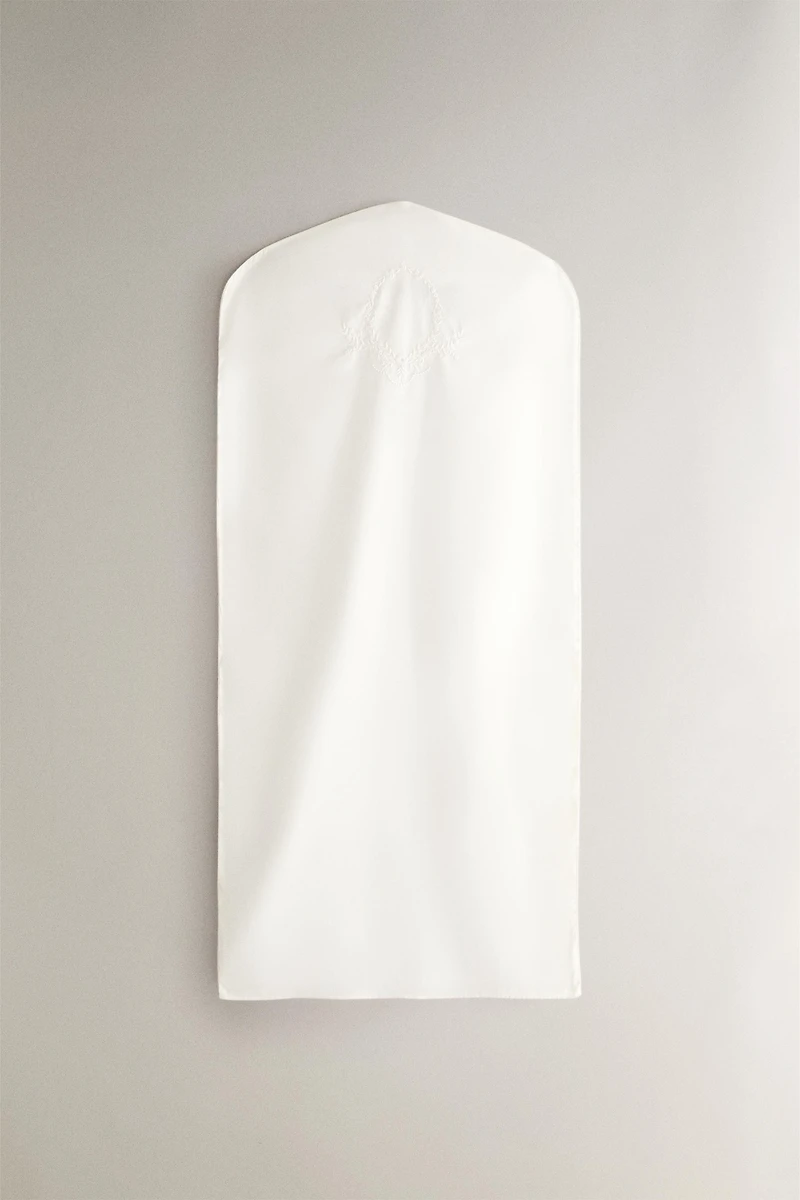 EMBROIDERED COTTON GARMENT BAG