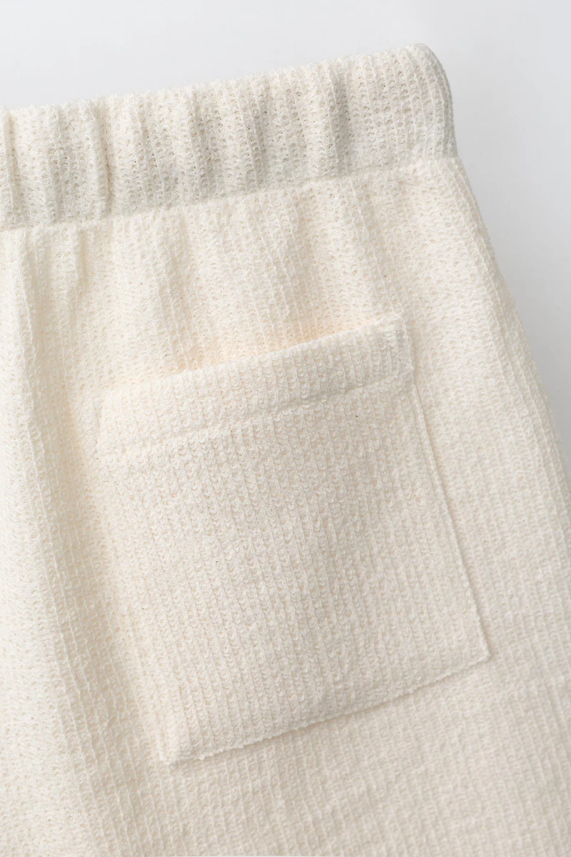 COMFORT TEXTURED SHORTS