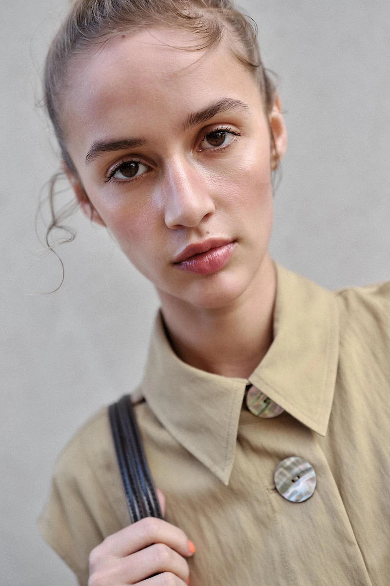 COLLARED TOP