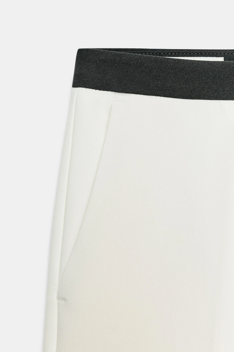 PANTALON DROIT AVEC TAILLE EN CONTRASTE
