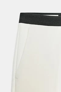 PANTALON DROIT AVEC TAILLE EN CONTRASTE
