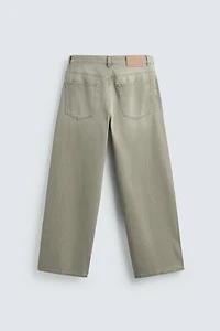 CONTRAST STRAIGHT FIT JEANS