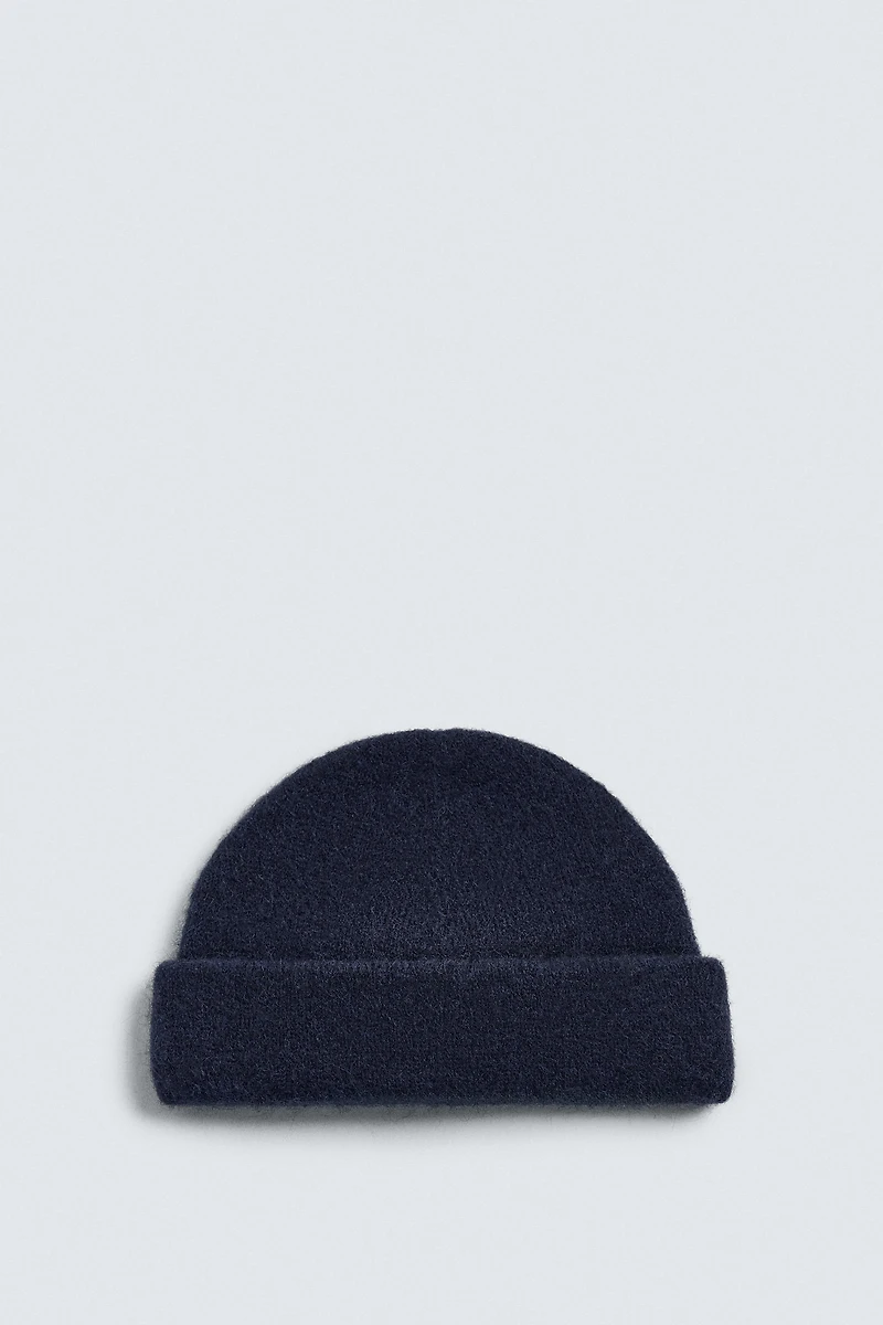 SHORT BRUSHED KNIT HAT
