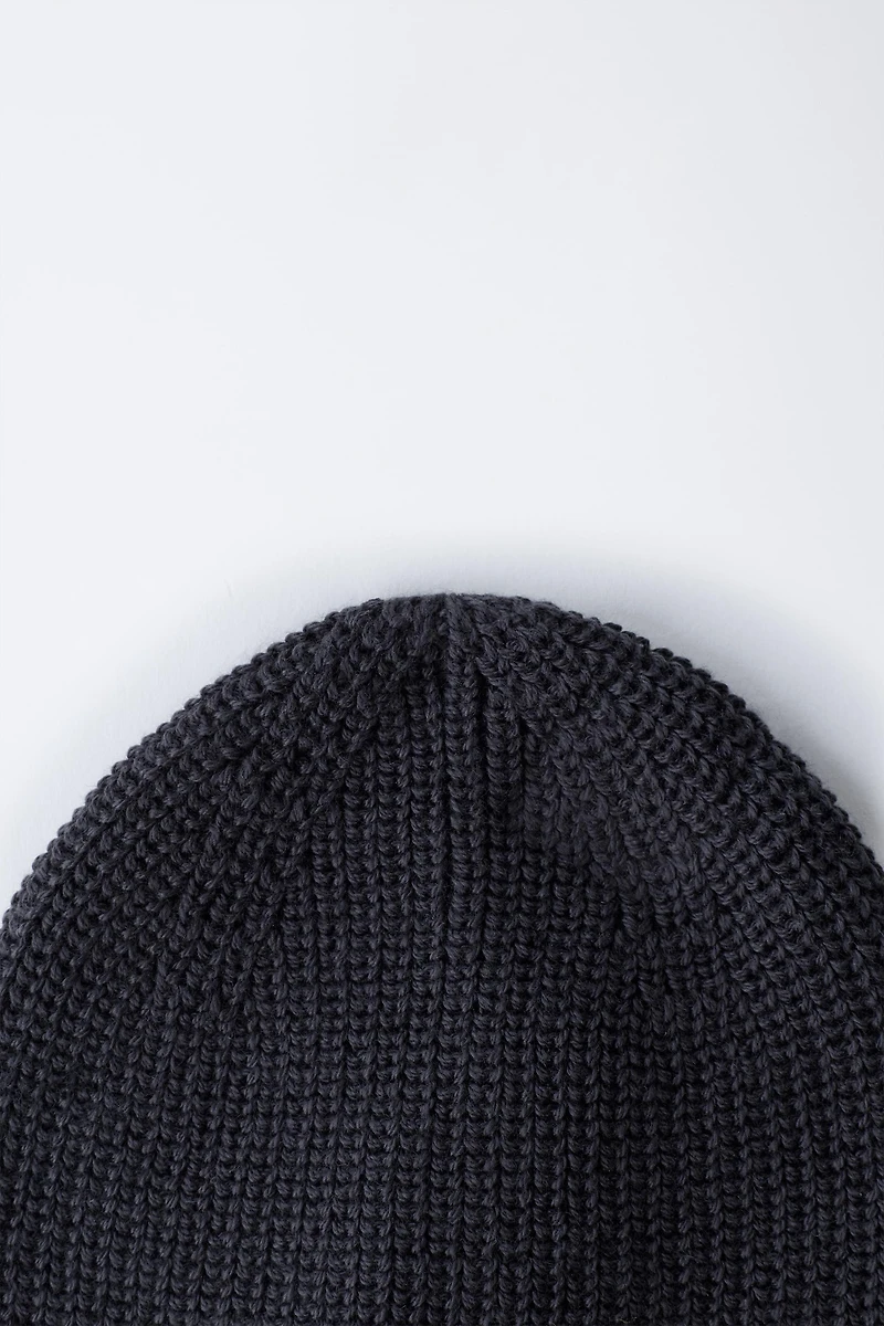 BONNET EN MAILLE PERLÉE