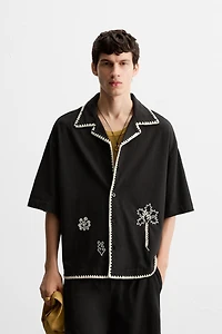 CONTRAST EMBROIDERY SHIRT