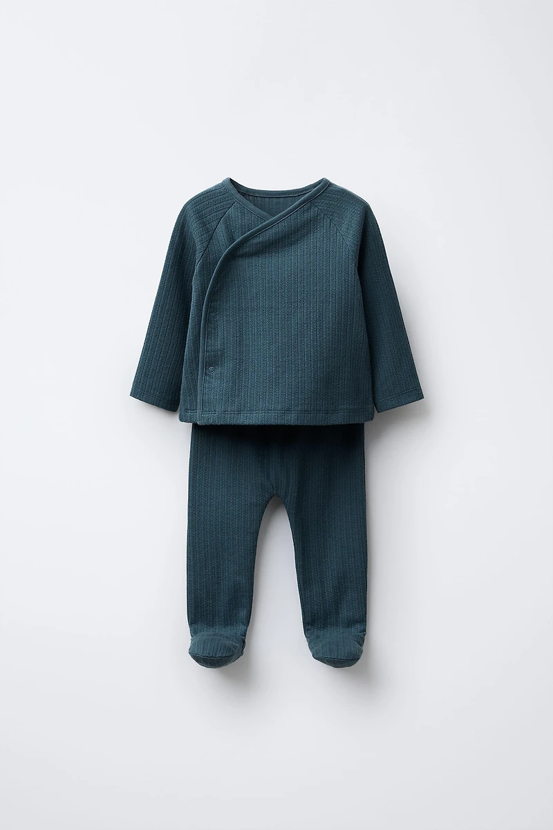 ENSEMBLE T-SHIRT ET LEGGING STRUCTURÉ