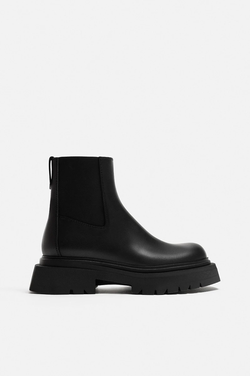THICK CHELSEA BOOTS
