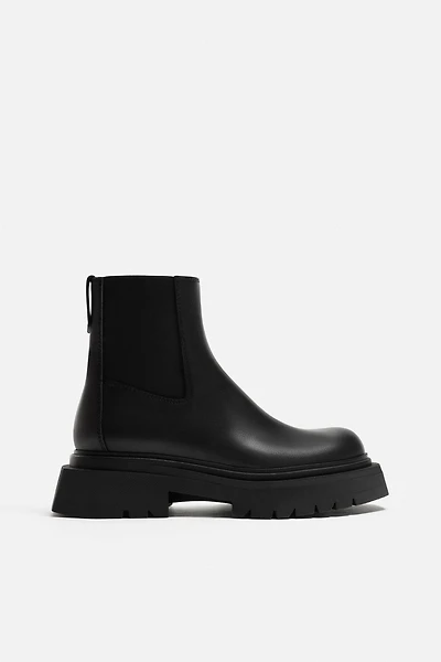 THICK CHELSEA BOOTS