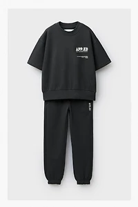 SHORT SLEEVE SWEATSHIRT AND JOGGER PANTS SET TEXT