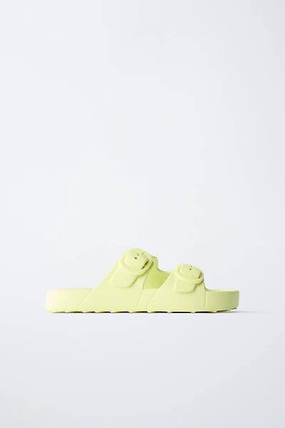 RUBBERIZED BUCKLED SANDALS